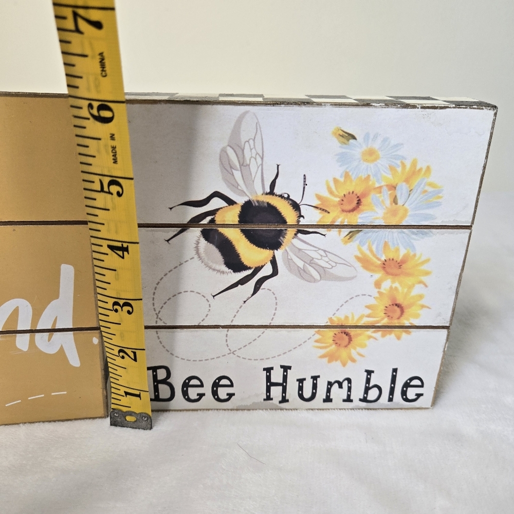 Yellow bee gnome and decor bundle - Picture 4 of 9